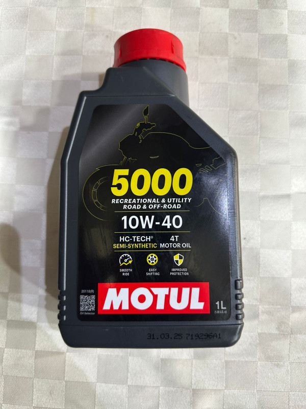 MOTUL 10W-40 Engine Oil