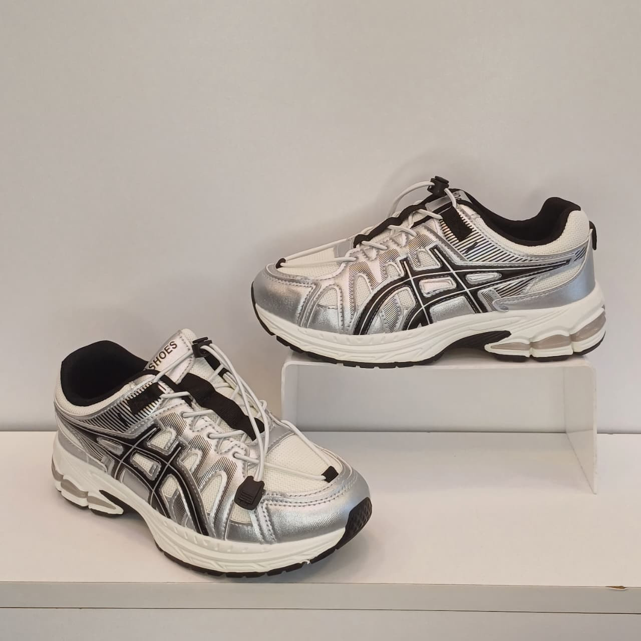 women sneakers shoes