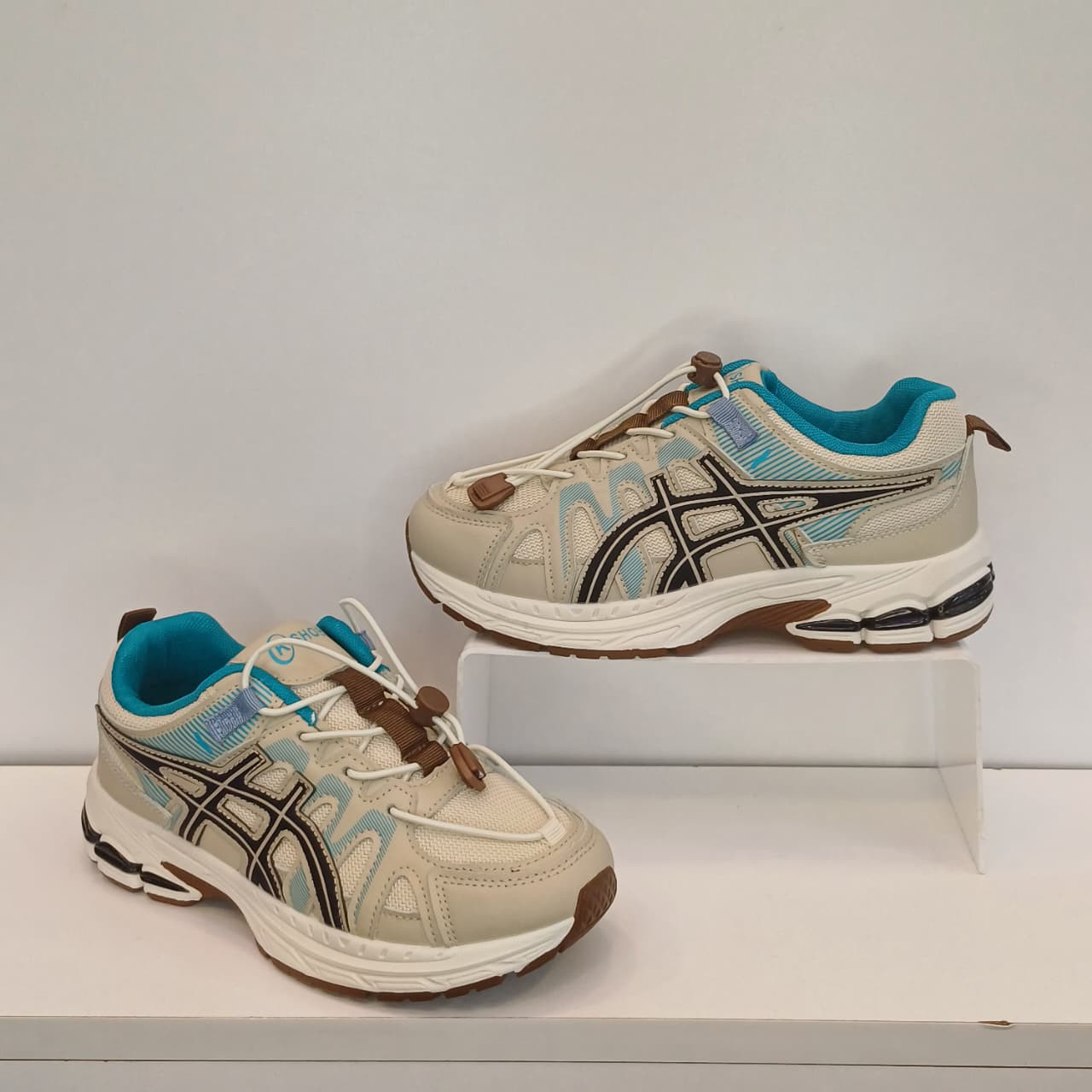 women sneakers shoes