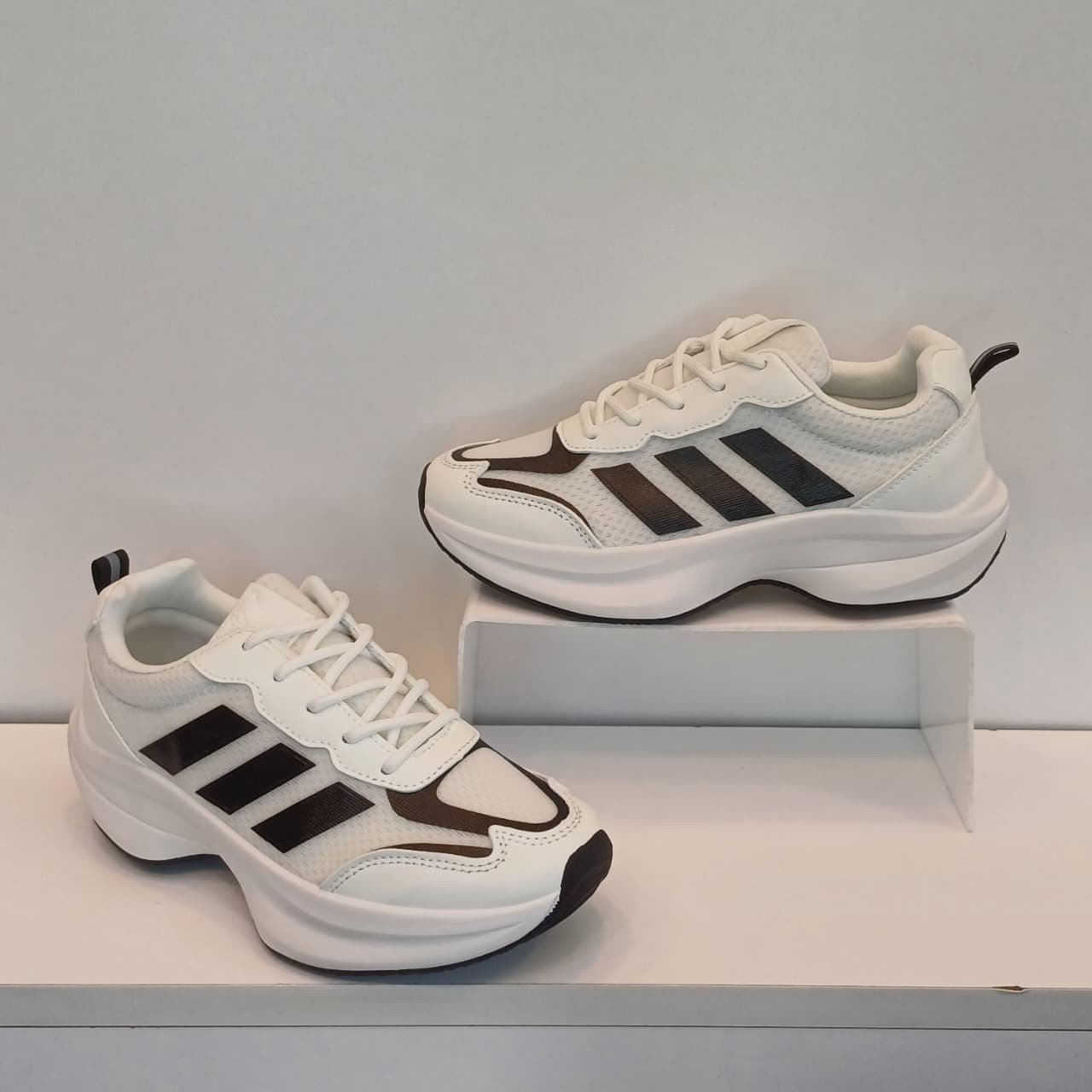 women sneakers shoes